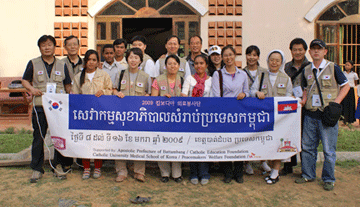 Medical team treat 1,400 patients in villages of Khnaye Romea, Chomnaom and Tapung, as well as the provincial jail and the Pet Viey Chi clinic. 