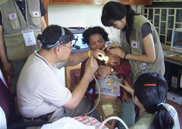 Medical Mission to the Welcome Center for the Sick at Battambang Church