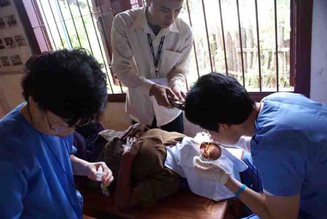 Medical team from Taegu Fatima Hospital