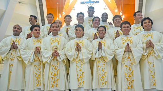17 deacons ordained 8 Sept 2012
