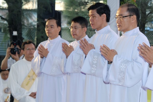 New Vietnam deacons Dec 2012