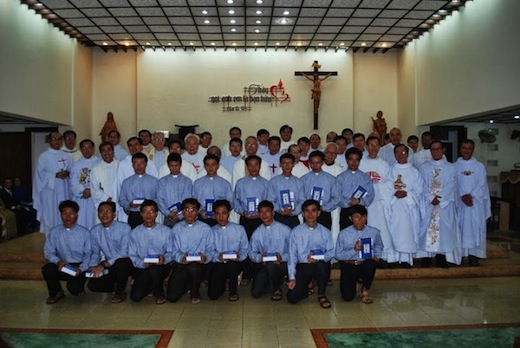 Jesuit Vietnam province first vows May 2013 