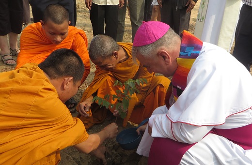 Eight hard-wood trees were planted in the central circle by all the different groups involved in the ceremony.