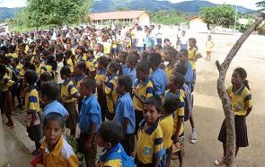 Students from a local primary school in Ulmera