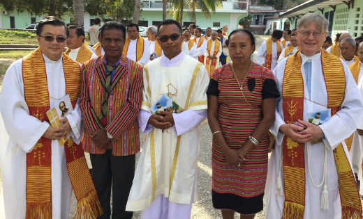 Fr Side with his parents, Fr Philip Heng SJ (extreme left), his novice master in Singapore, and Fr Brendan Byrne SJ, his superior during his studies at the Jesuit Theological College in Australia