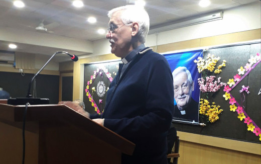 Fr Sosa addresses Jesuits in Delhi