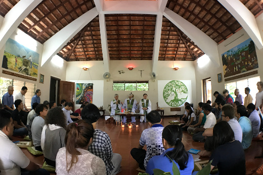 Mass with Jesuits and collaborators in the chapel of the Metta Karuna Reflection Centre in Cambodia
