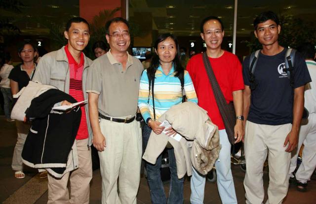 Sogang University scholars leaving for Seoul