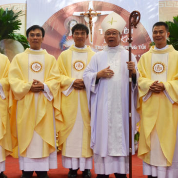 Seven new Jesuit priests in Vietnam