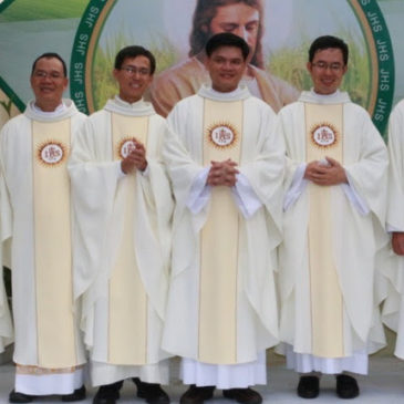 Eight Jesuits ordained priests in Vietnam