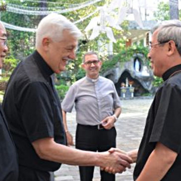 Fr General Sosa meets with bishops of Saigon Archdiocese, visits first Jesuit house in Vietnam