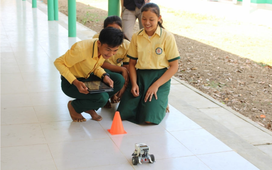 Xavier Jesuit High School students get an introduction to robotic engineering