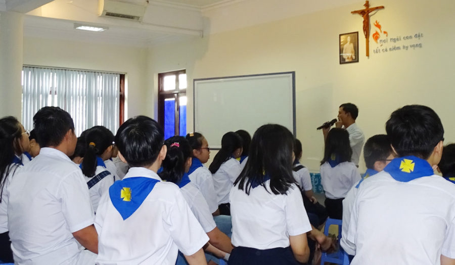 Hien Linh parish teaches children about child protection and safeguarding