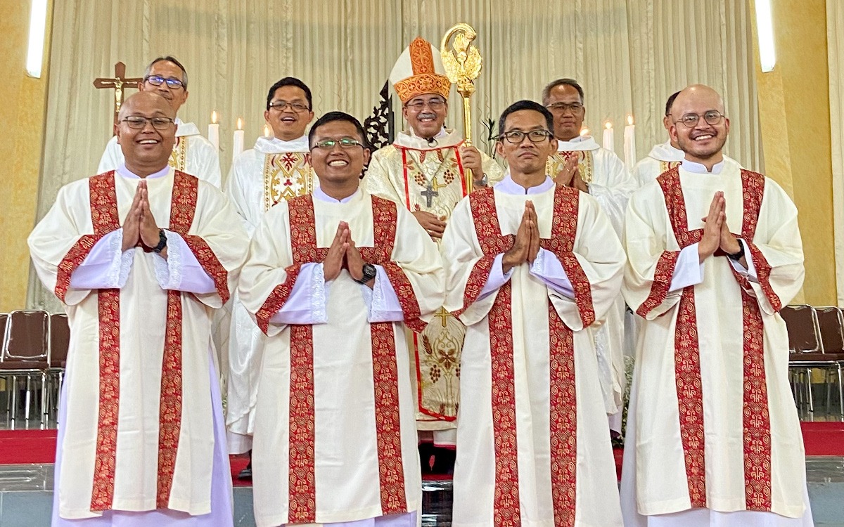 Becoming quality evangelists: Four new Jesuit deacons in Indonesia