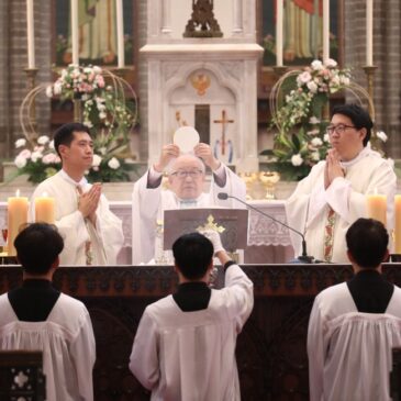 “Let the faithful guide you on how to live as priests”: Four new Jesuit priests in Korea