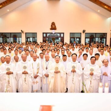 Vietnamese Jesuits pronounce Final Vows